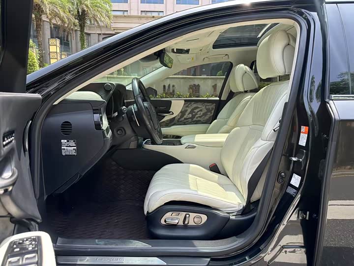 Фото 7 - Lexus LS