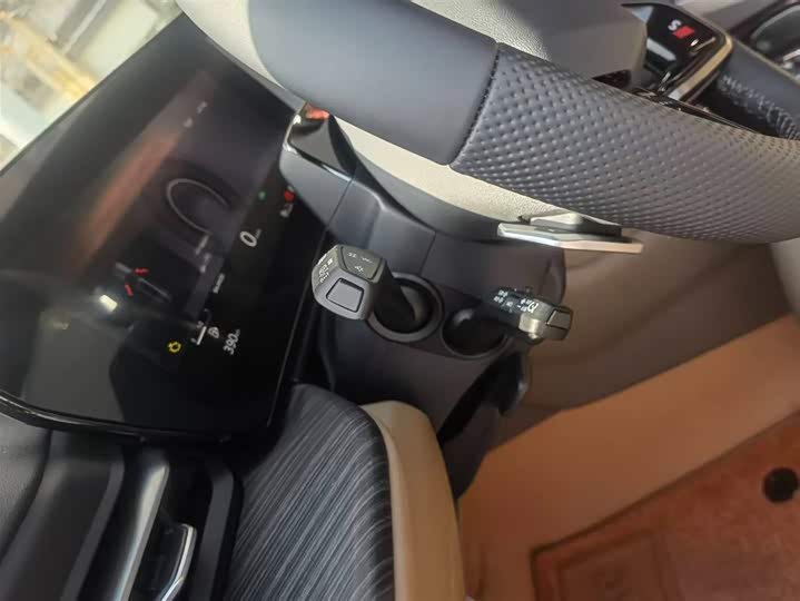 Фото 2 - Audi Q5L