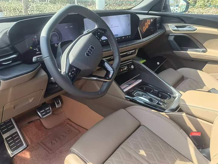 Фото 3 - Audi Q5L