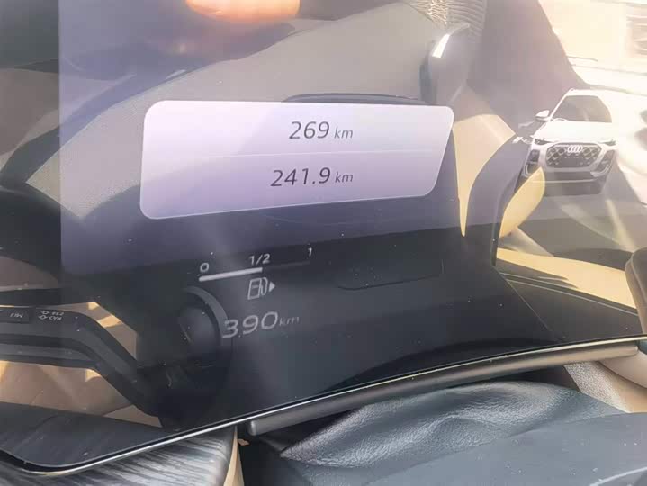 Фото 5 - Audi Q5L