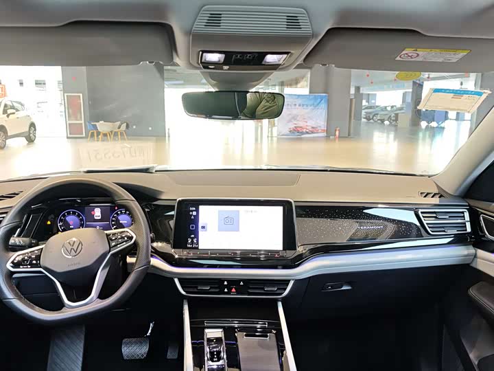 Photo 4 - Volkswagen Teramont Pro