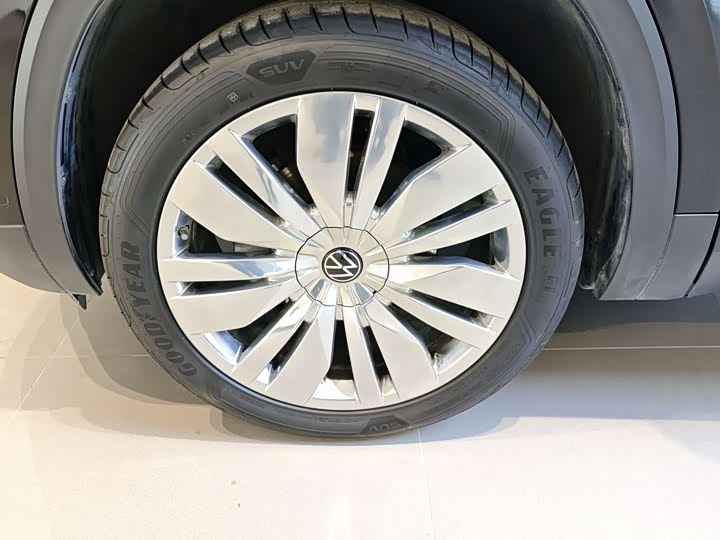 Photo 7 - Volkswagen Teramont Pro