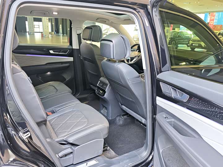 Photo 8 - Volkswagen Teramont Pro