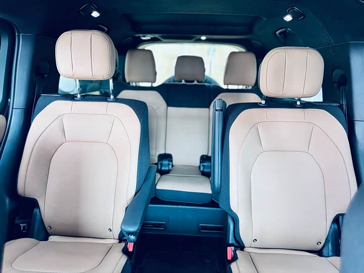 Фото 8 - Land Rover Defender