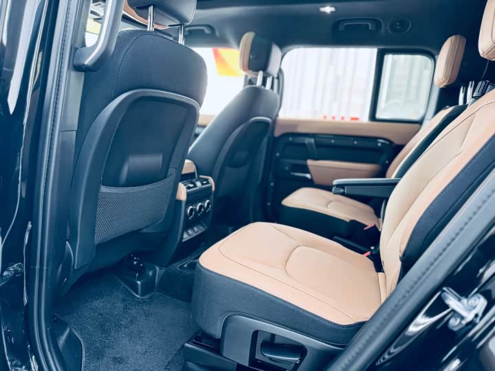 Фото 9 - Land Rover Defender