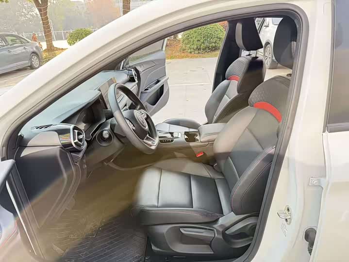 Фото 8 - MG Motor 5