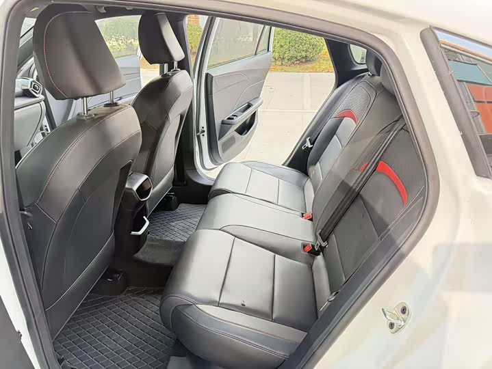 Фото 9 - MG Motor 5