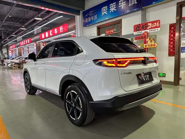 Фото 4 - Honda Vezel