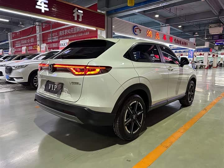 Фото 6 - Honda Vezel