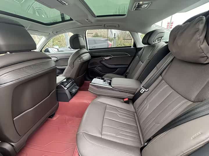 Фото 6 - Audi A8