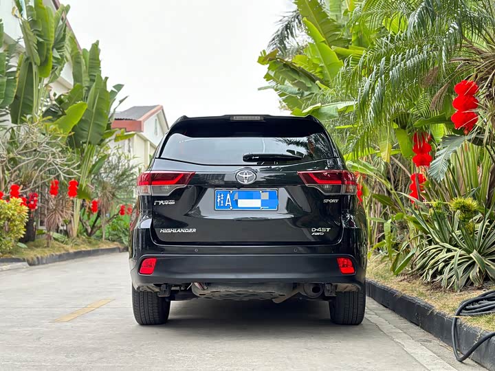 Фото 4 - Toyota Highlander