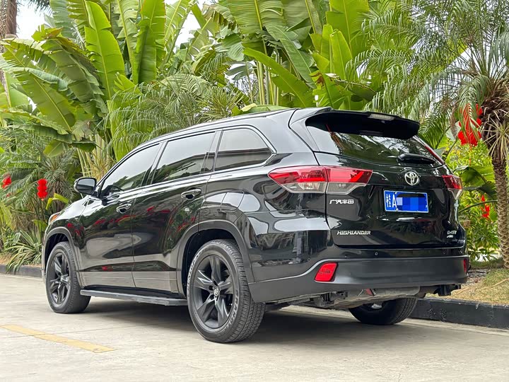 Фото 5 - Toyota Highlander