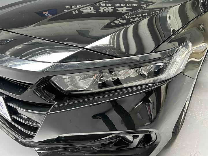 Фото 2 - Honda Accord