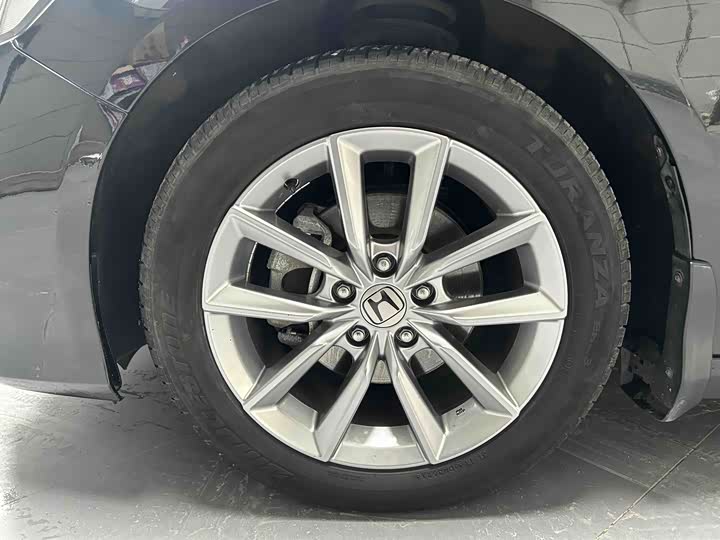 Фото 4 - Honda Accord