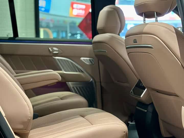 Фото 6 - Nio Onvo L90