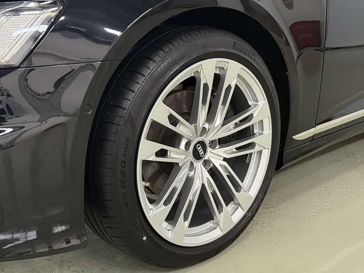 Фото 4 - Audi A6L