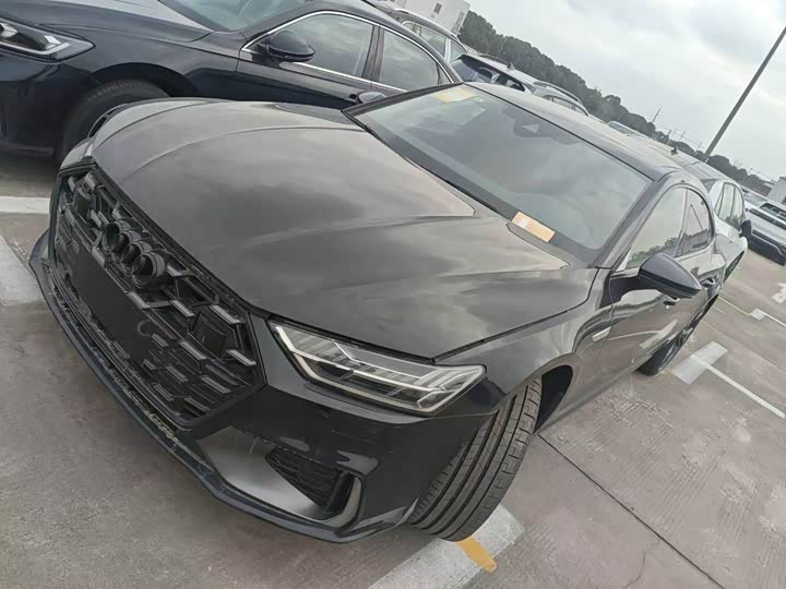 Фото 1 - Audi A7L