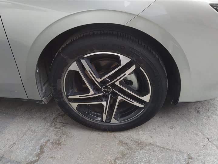 Фото 6 - Roewe D7