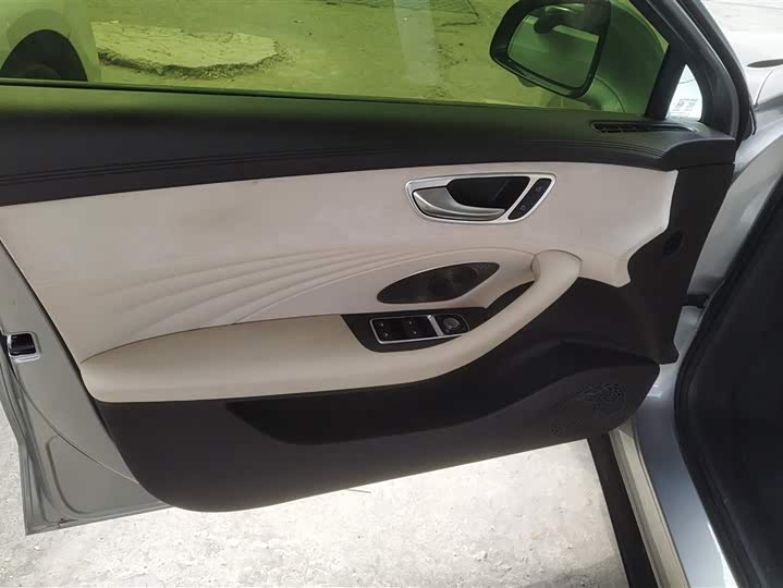 Фото 7 - Roewe D7