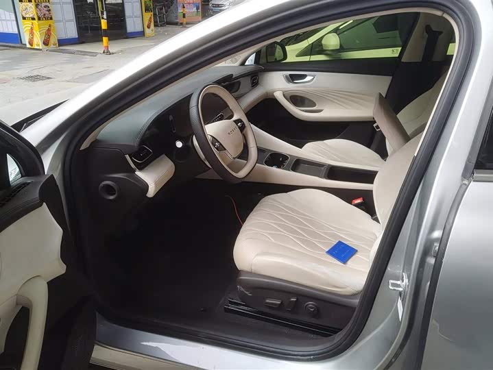 Фото 9 - Roewe D7