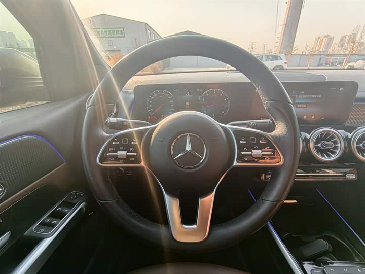 Фото 7 - Mercedes-Benz GLB-Class