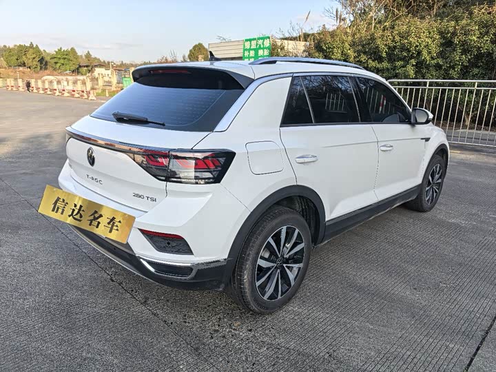 Фото 2 - Volkswagen T-Roc