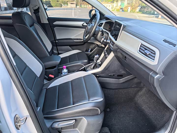 Фото 6 - Volkswagen T-Roc