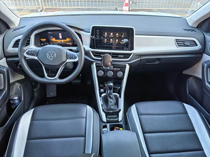 Фото 7 - Volkswagen T-Roc