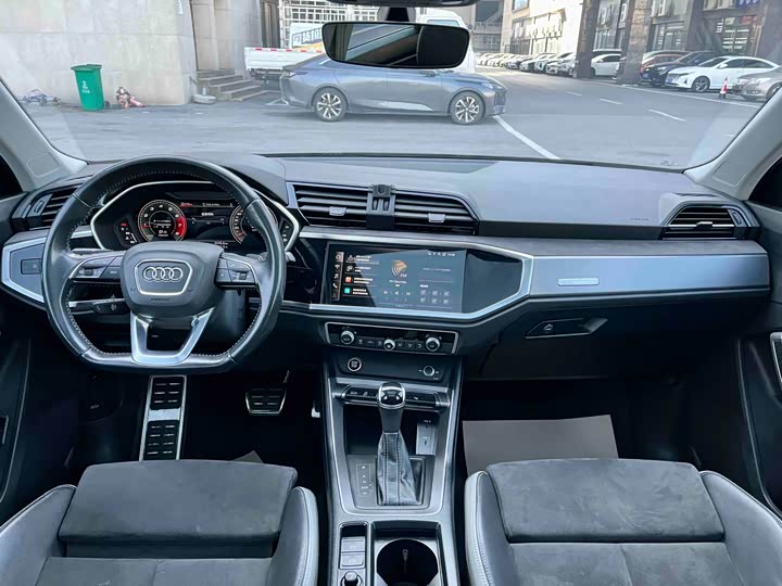 Фото 6 - Audi Q3