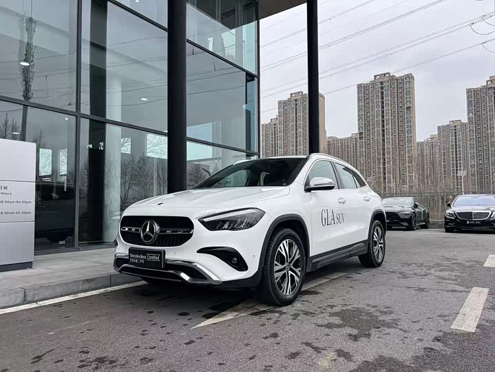 Фото 1 - Mercedes-Benz GLA-Class