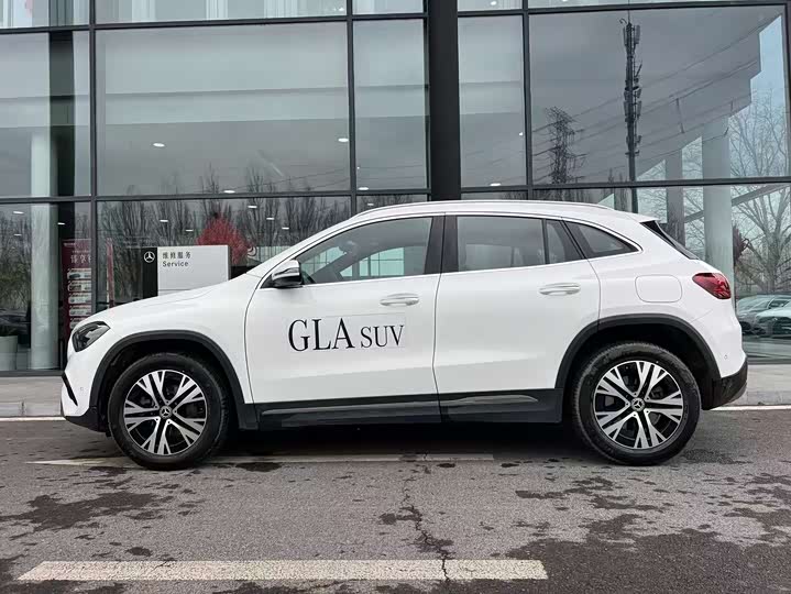 Фото 7 - Mercedes-Benz GLA-Class