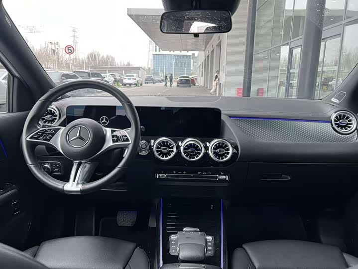 Фото 9 - Mercedes-Benz GLA-Class
