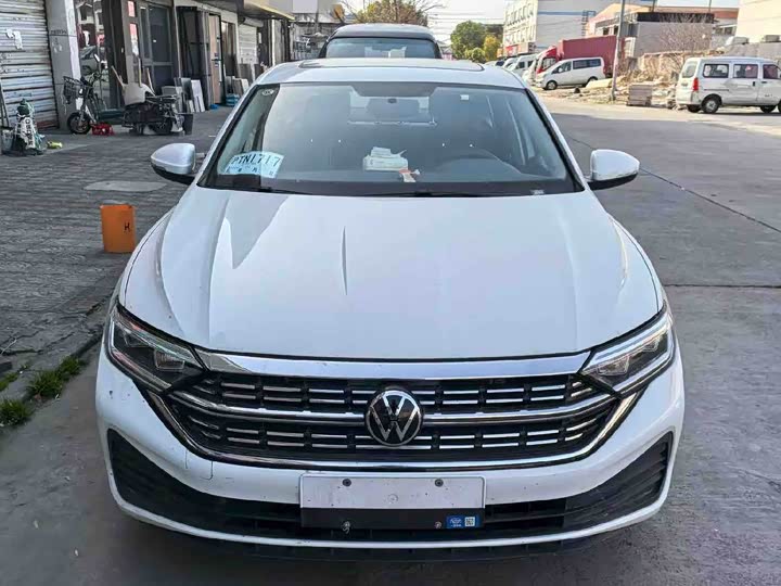 Фото 1 - Volkswagen Sagitar L