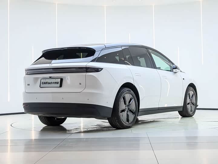 Фото 6 - LiXiang i6