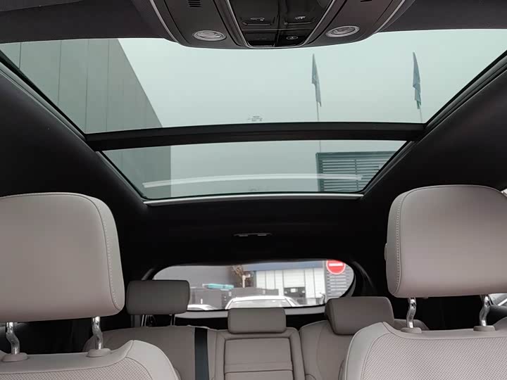 Photo 5 - BYD Tang Hybrid/EV