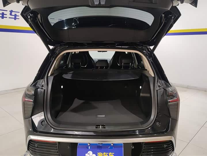 Фото 4 - Hongqi HS3