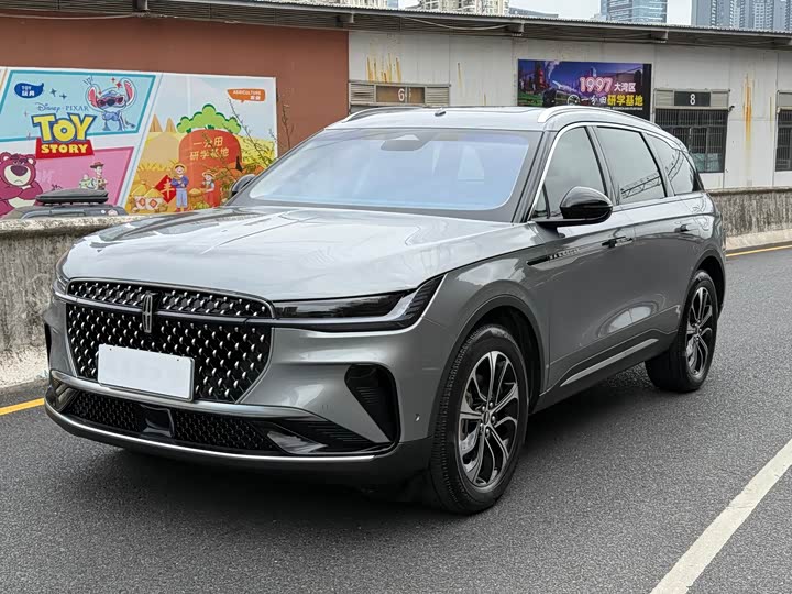 Фото 1 - Lincoln Nautilus