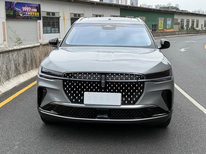 Фото 2 - Lincoln Nautilus