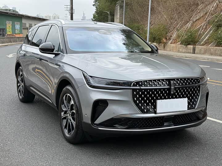 Фото 3 - Lincoln Nautilus