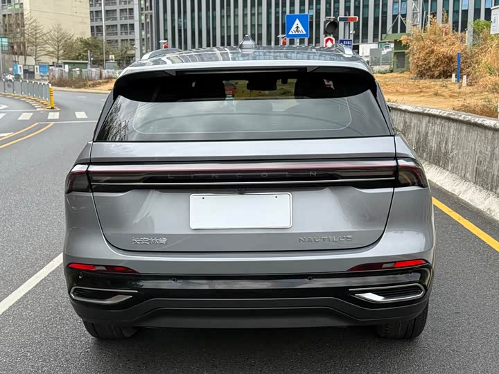 Фото 5 - Lincoln Nautilus
