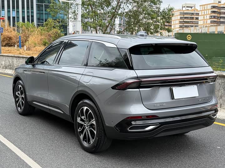 Фото 6 - Lincoln Nautilus