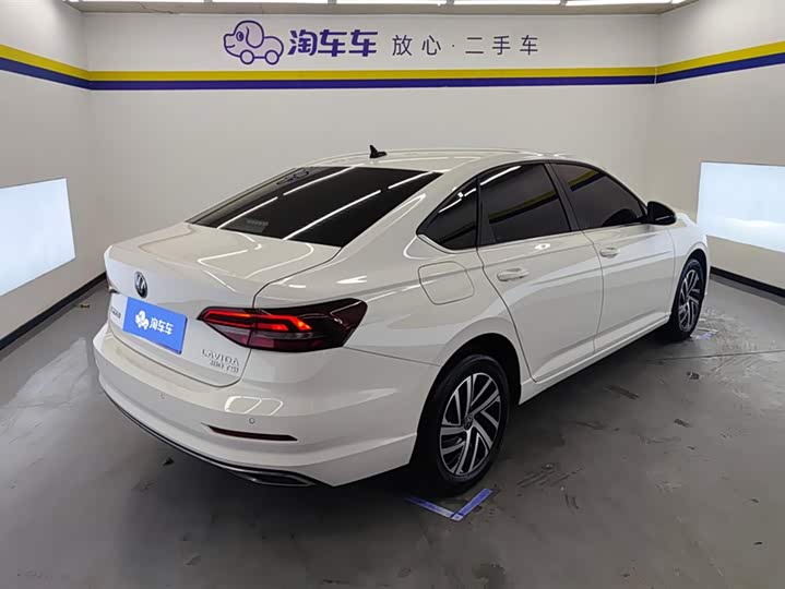 Фото 3 - Volkswagen Lavida