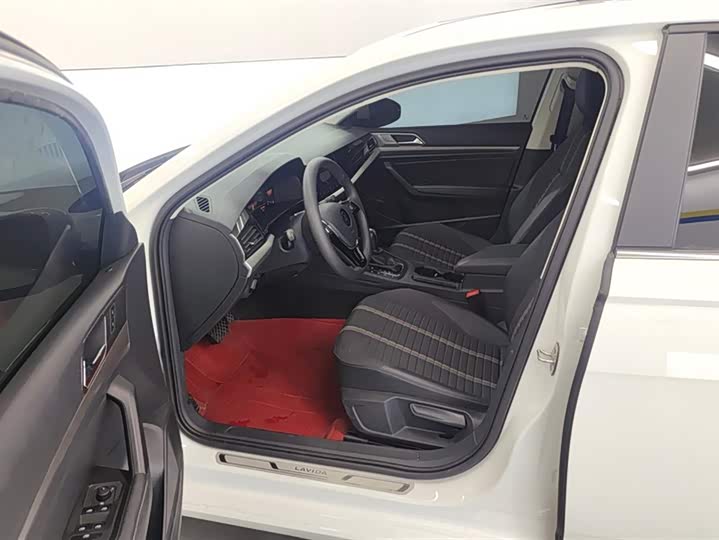 Фото 9 - Volkswagen Lavida