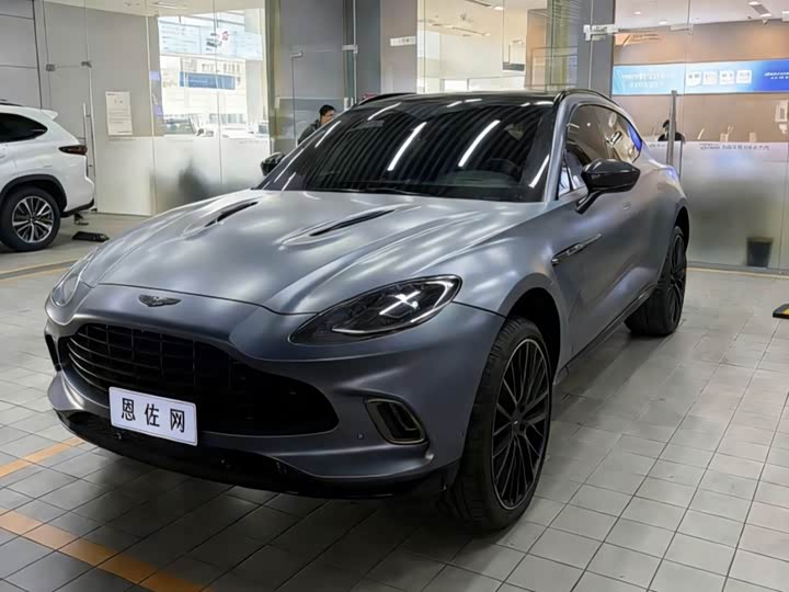 Фото 1 - Aston Martin DBX
