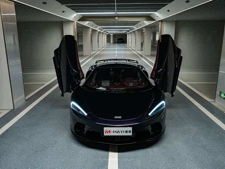 Фото 2 - McLaren GT