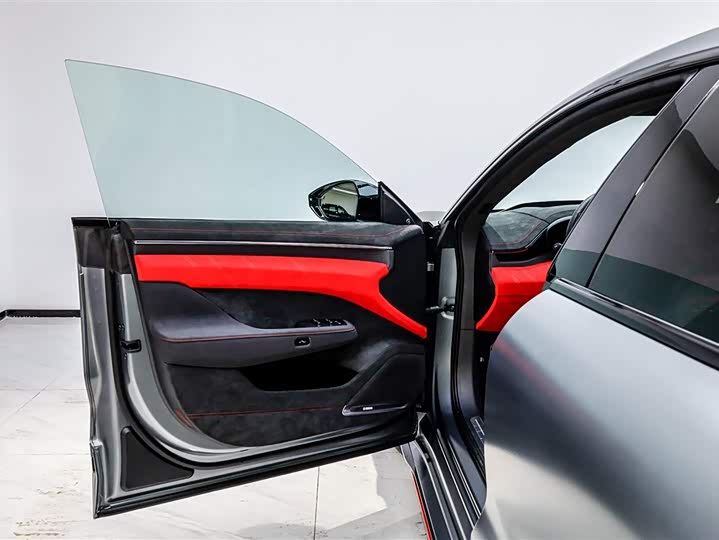 Фото 9 - Zeekr 001 FR