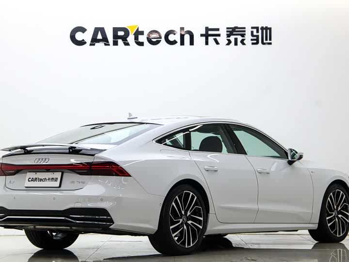 Фото 2 - Audi A7