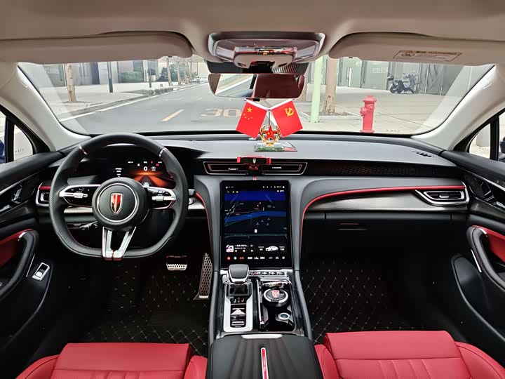 Фото 7 - Hongqi H6