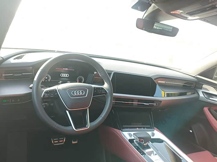 Фото 3 - Audi Q6