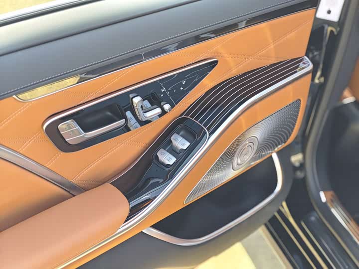 Фото 8 - Mercedes-Benz Maybach S-Class
